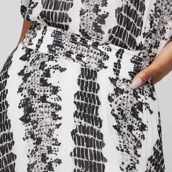 WHBM $130 Pleated Midi Skirt Reptile Snake Print 8 very stretchy waist, fits 10 - Picture 8 of 8
